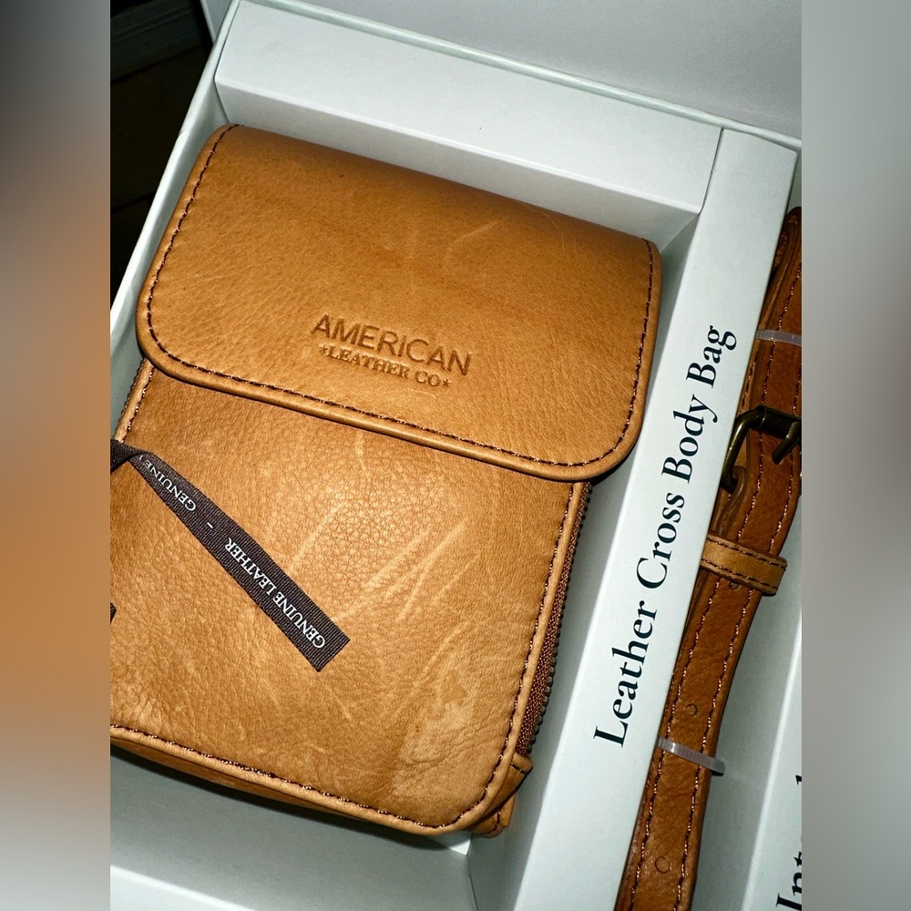 CHRISTMAS GIFT AMERICAN LEATHER CO CROSSBODY, COIN/CARDS WALLET AND TWO STRAPS - Picture 4 of 6